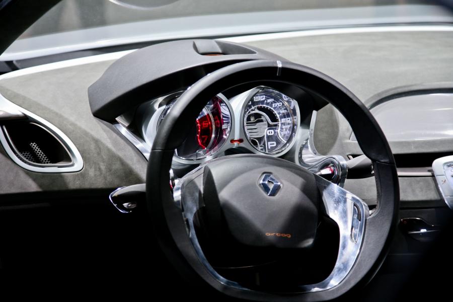  Renault Laguna Coupe Concept 2007 года  (фото 14 из 24)